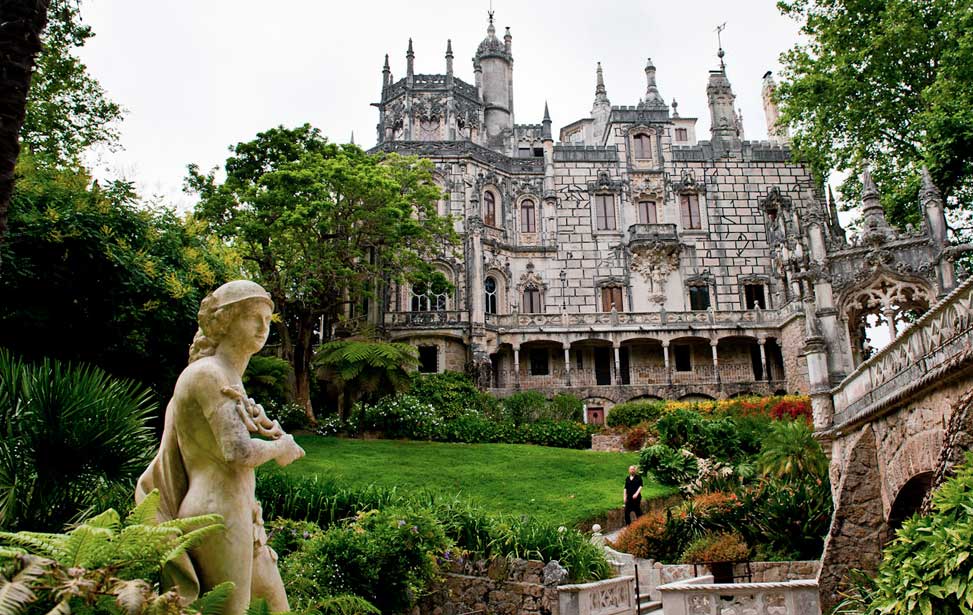 Sintra Pena Palace and Quinta da Regalheira. Most complete tour!