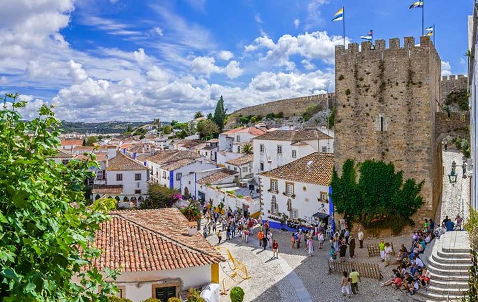 Fátima, Batalha, Alcobaça, Nazaré and Óbidos Private Tour from Lisbon