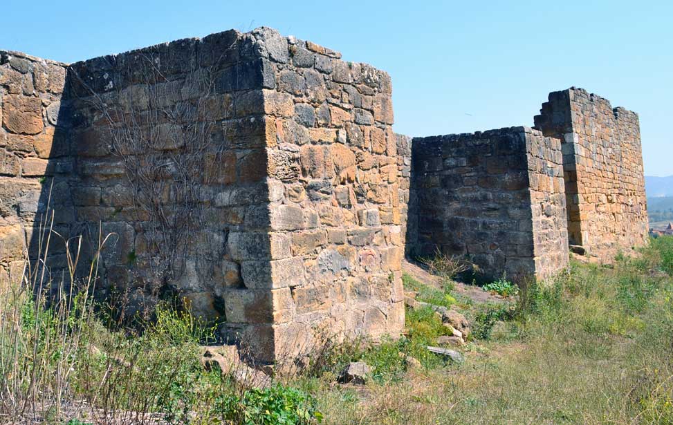 Alcobaça Castle (Castelo de Alcabaça)