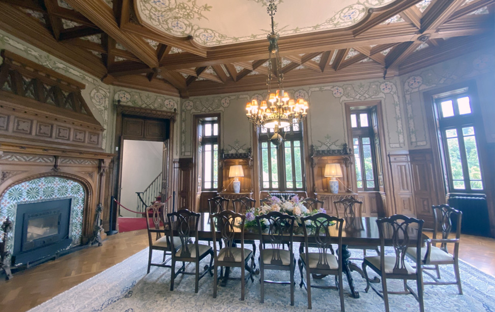 Biester Palace - Ballroom